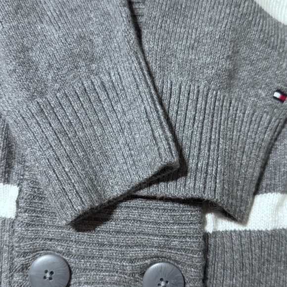 ✨ Cozy Tommy Hilfiger Women’s Sweater - Never Worn ✨ - Picture 9 of 15